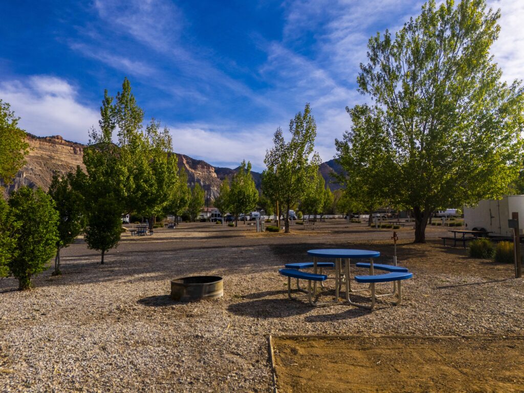 120_UTAH_03-83